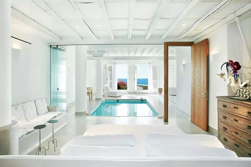 Luna Blu Private Indoor Pool Suite