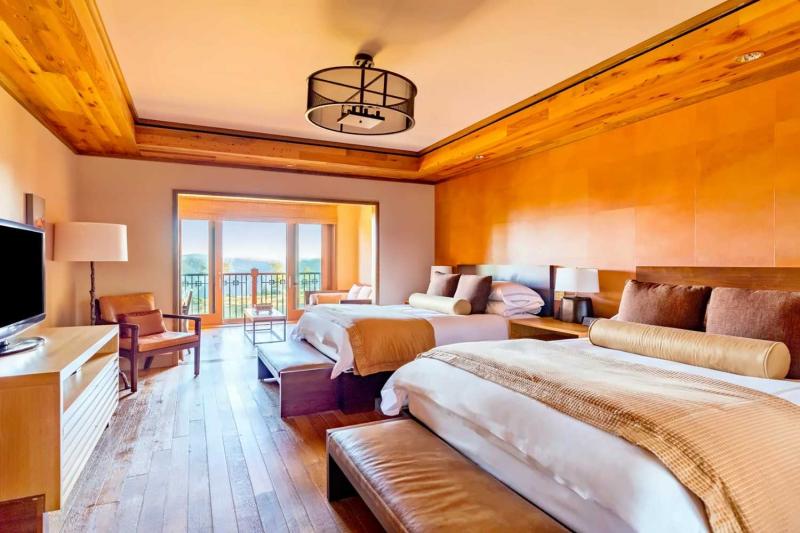 Lodge Room 