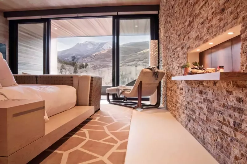 Earth Deluxe Suite