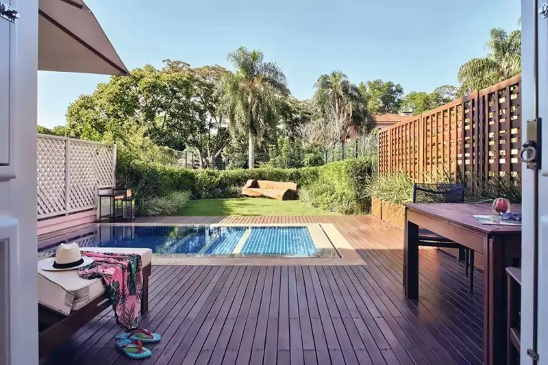 Junior Pool Suite 