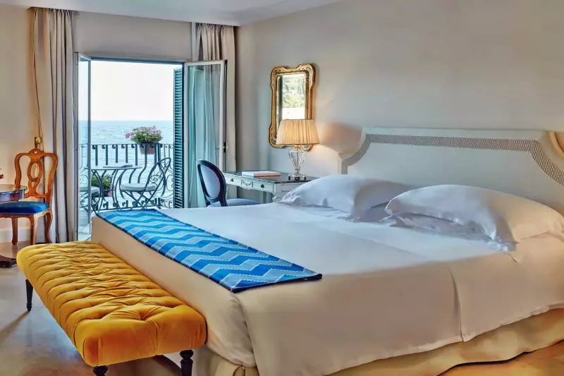Deluxe Sea View Room 