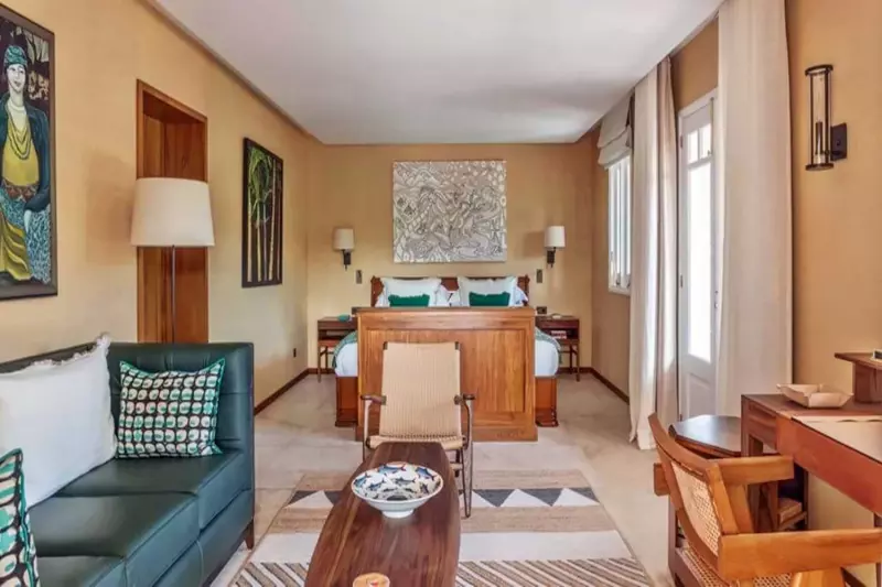 Flamboyant Rock Suite