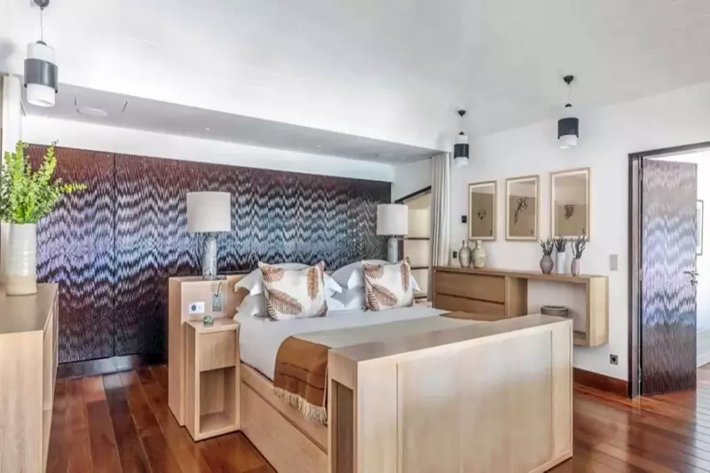 Diamond James Suite