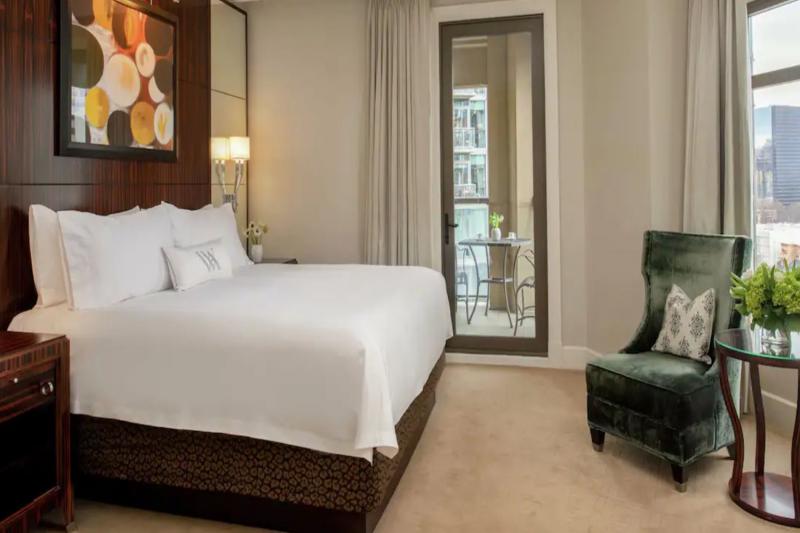 Junior Balcony Suite