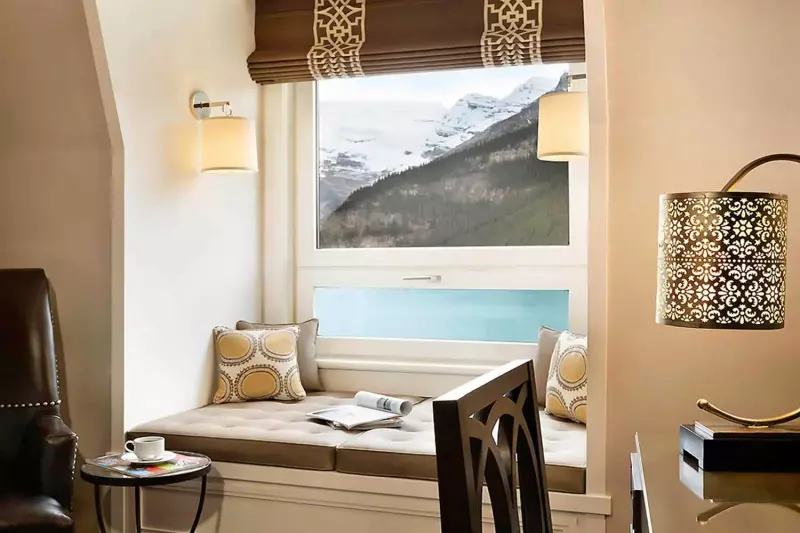 Fairmont Gold Lakeview Room