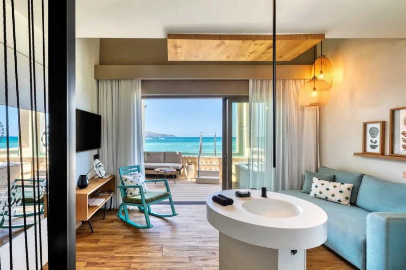 Absolute Haven Seafront Private Pool Suite