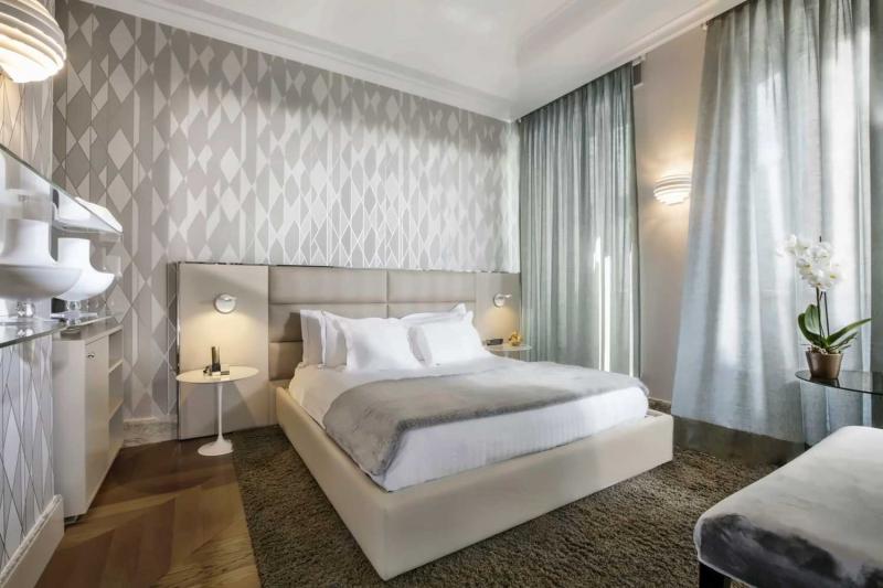 Prestige Room