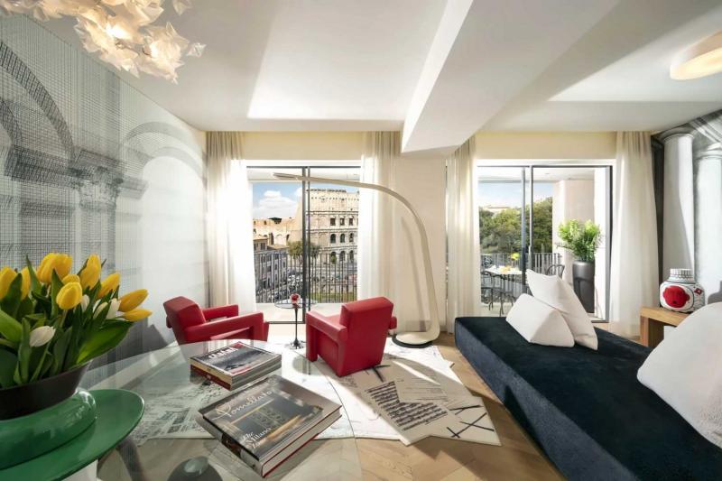 Grand View Gallery Suite 