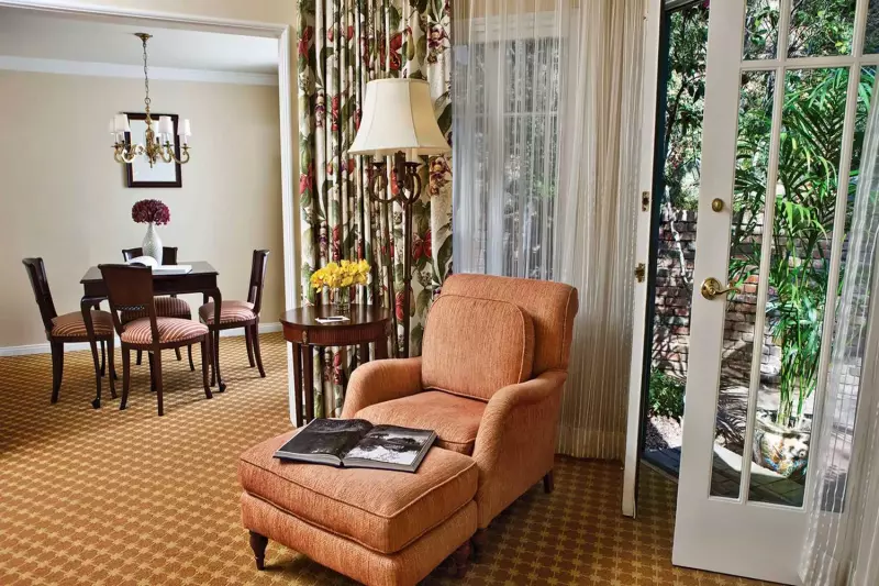 Oakcrest Cottage Suite