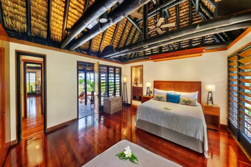 2 Bedroom Deluxe Oceanfront Bure