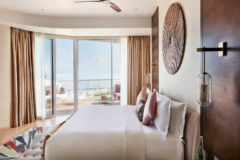 3 Bedroom Water  Infinity Pool Retreat