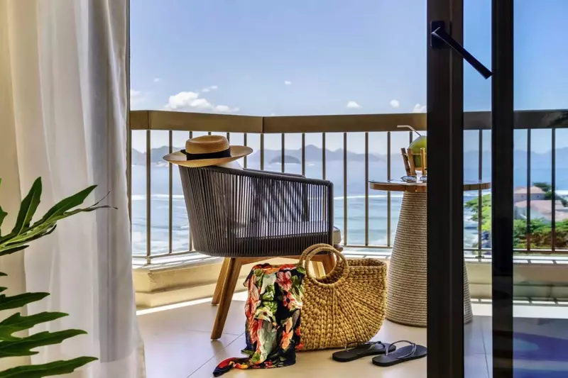 Sea View Gold Room