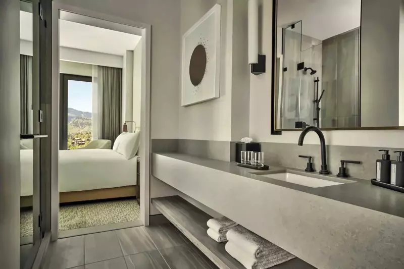 Peak View Room 