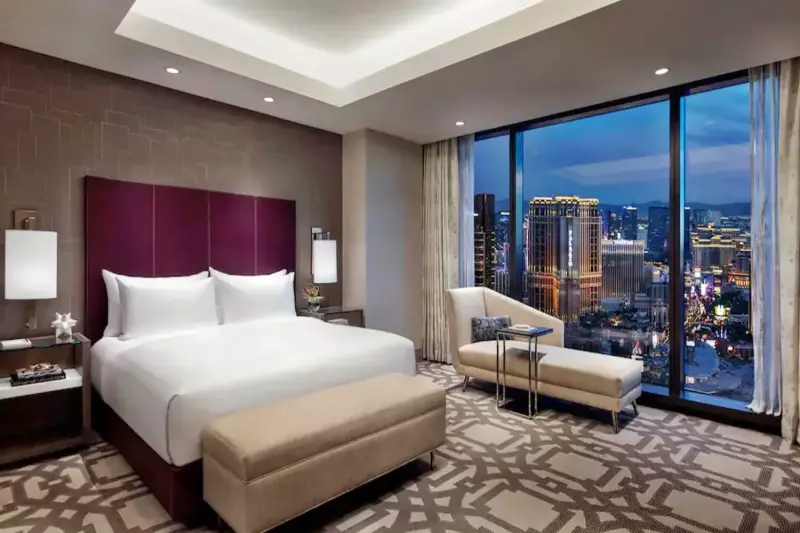 Strip View Suite 