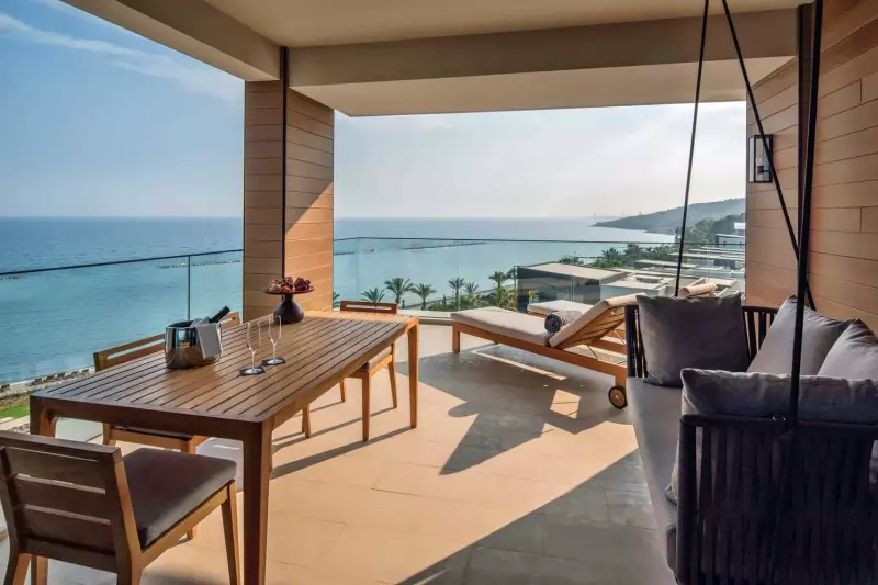Deluxe Sea View Suite