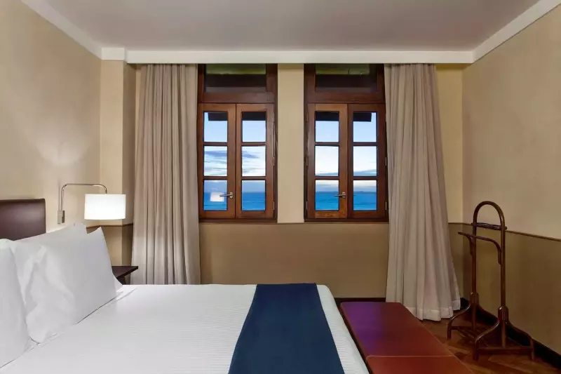 Deluxe Oceanfront Room
