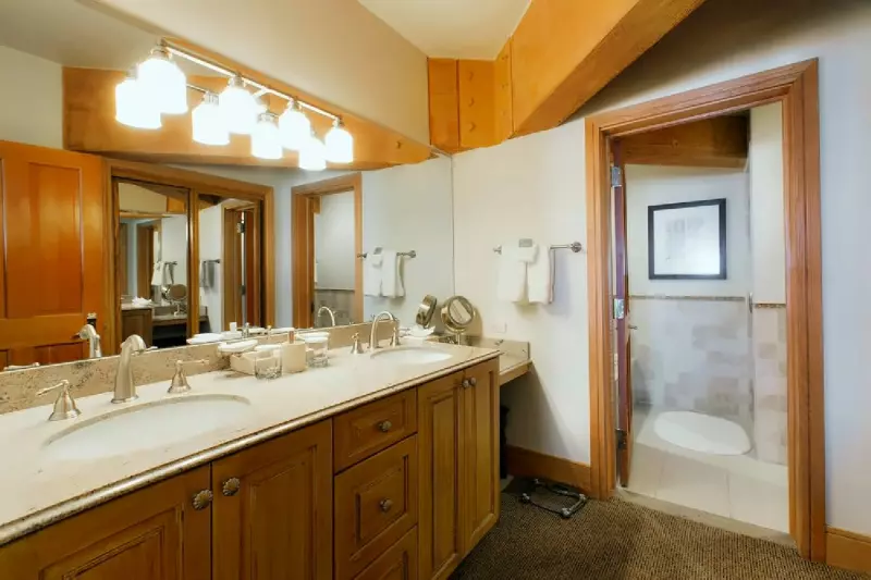 Deluxe Deck Room