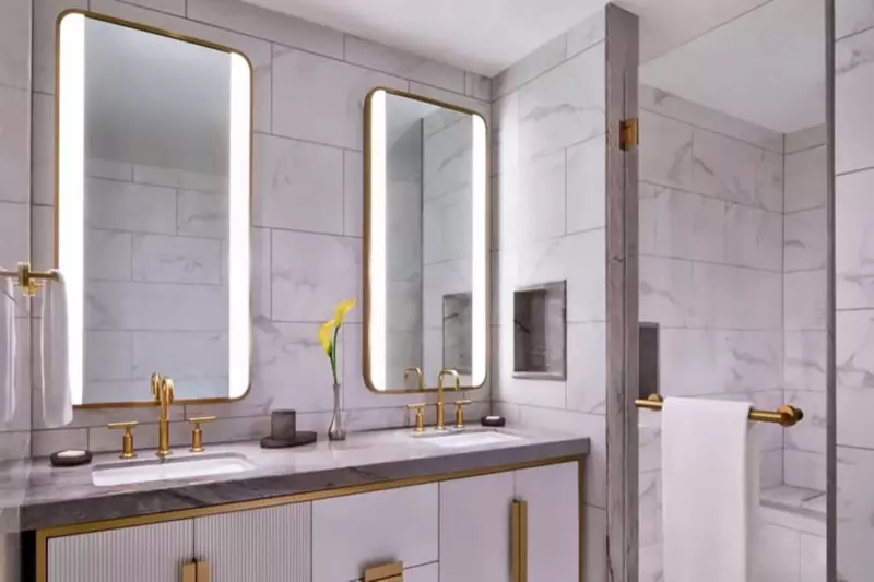 Bi-Level Oceanfront Club Suite