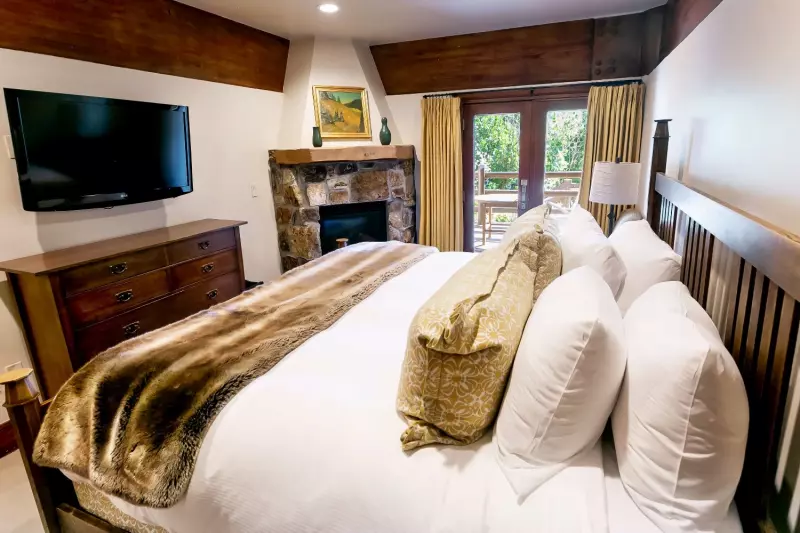 4 Bedroom Luxury Multi Level Townhouse