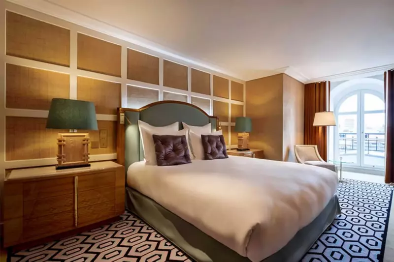 Excessive Avenue View Suite