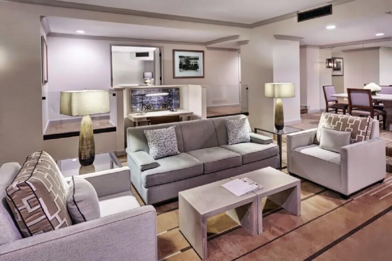 Citrus Club Signature Suite