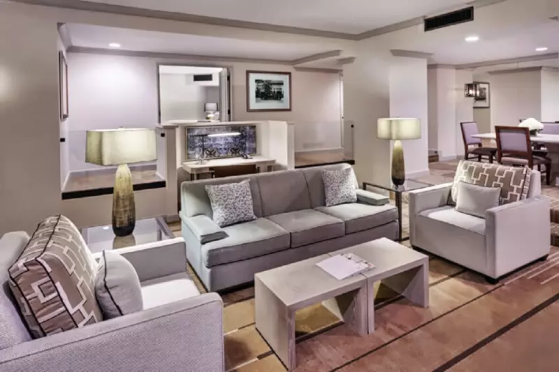 Citrus Club Signature Suite