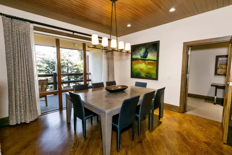 2 Bedroom Mountain View Luxury Corner Suite