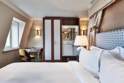 Book the Hotel De L´Europe in Amsterdam with VIP benefits