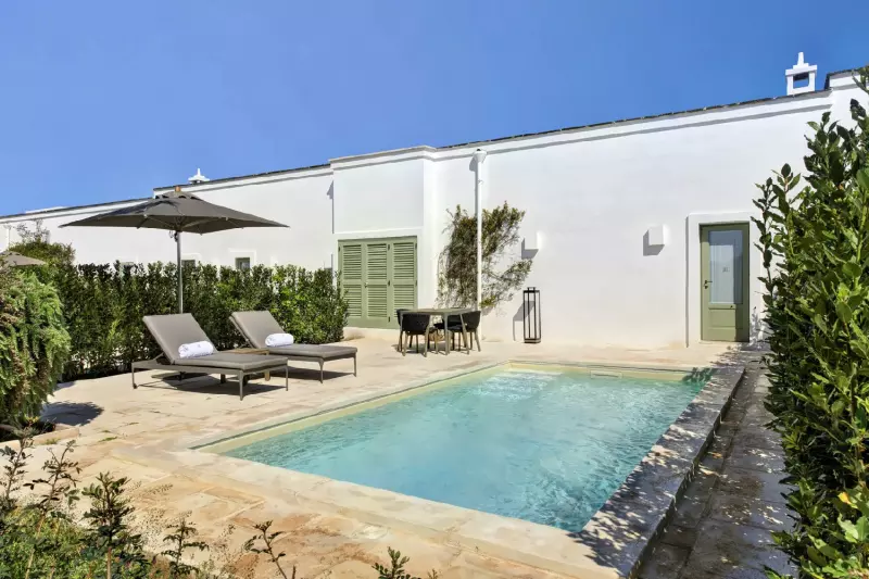 2 Bedroom Grand Pool Suite