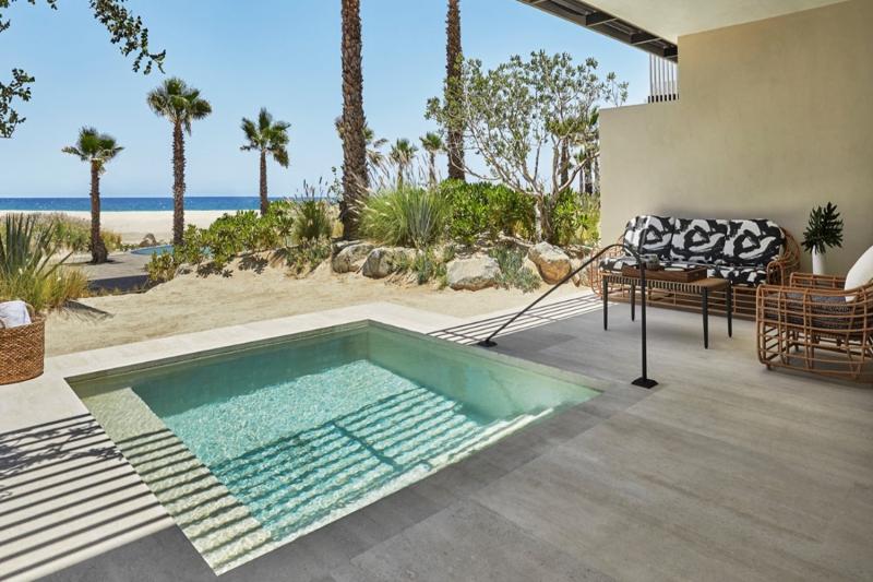 Oceanfront Pool Suite