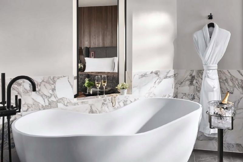 Villagio Estate Suite