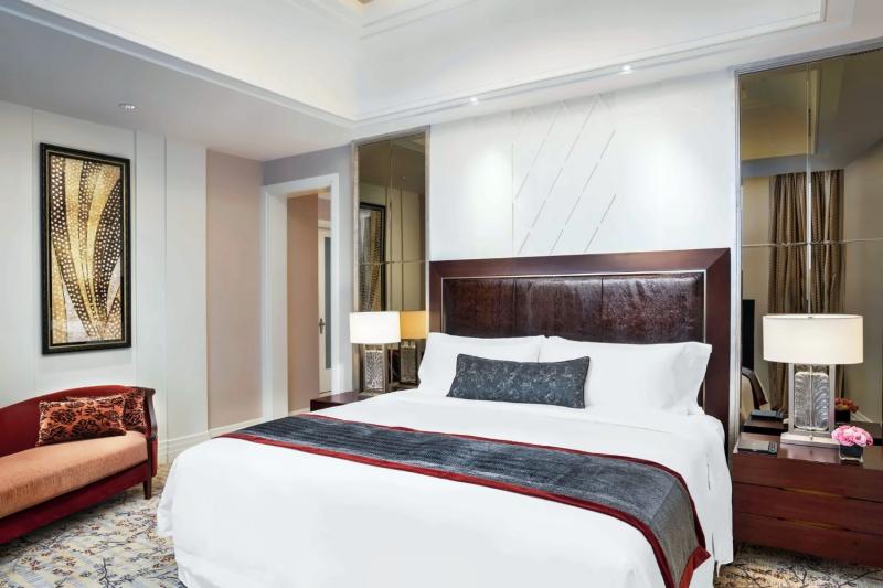 Empire Suite