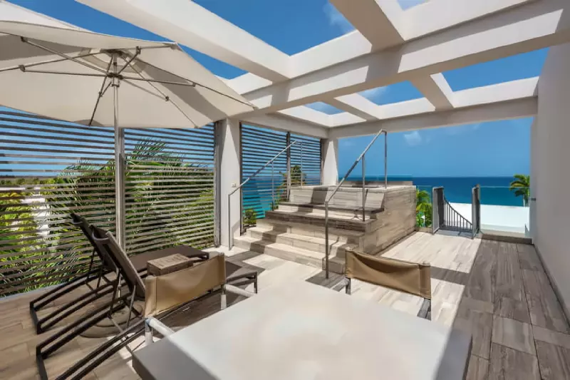 Ocean View Rooftop Suite