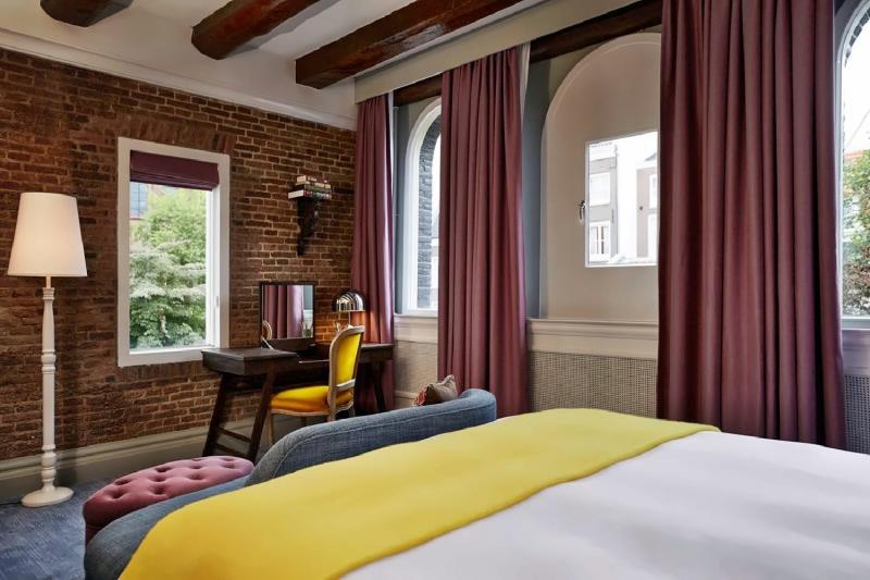 Generous Room