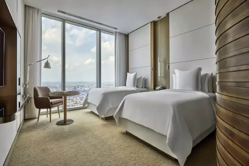 Grand Landmark Room
