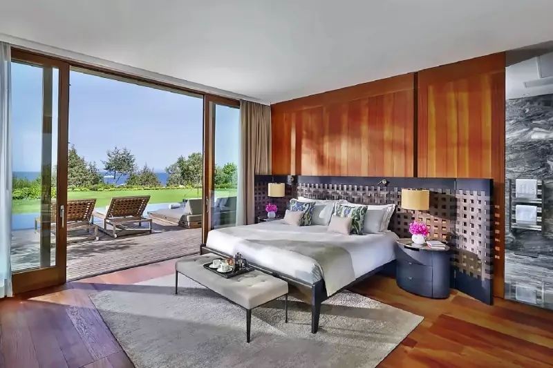 4 Bedroom Blue Beach Pool Villa