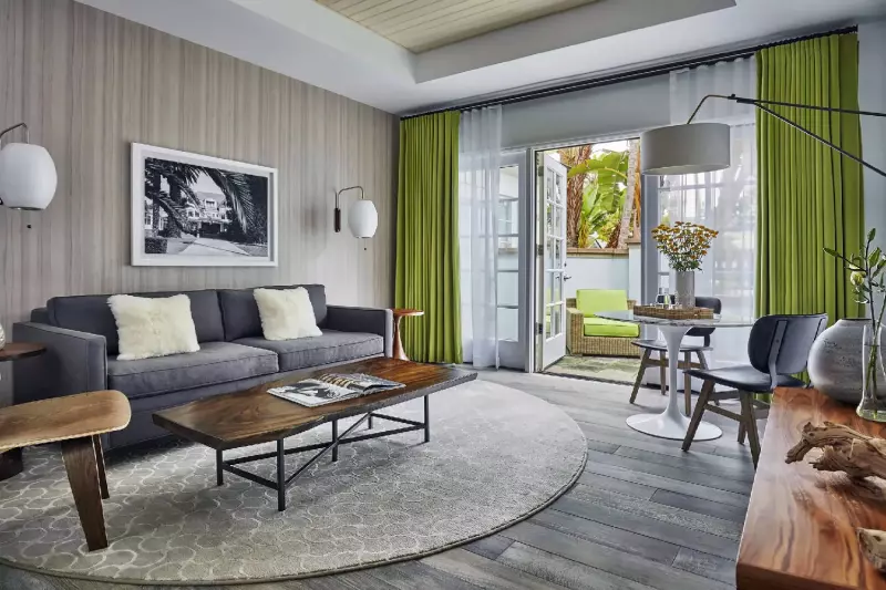 Bi-Level Bungalow Suite