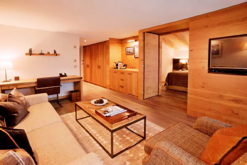 Deluxe Suite 