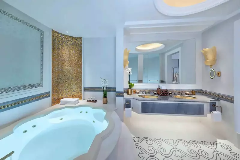 Deluxe Beach Front Suite
