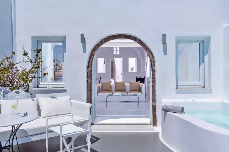 Grande Pool Suite