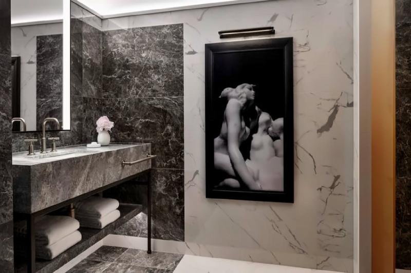 Deluxe Carre Dore Room 