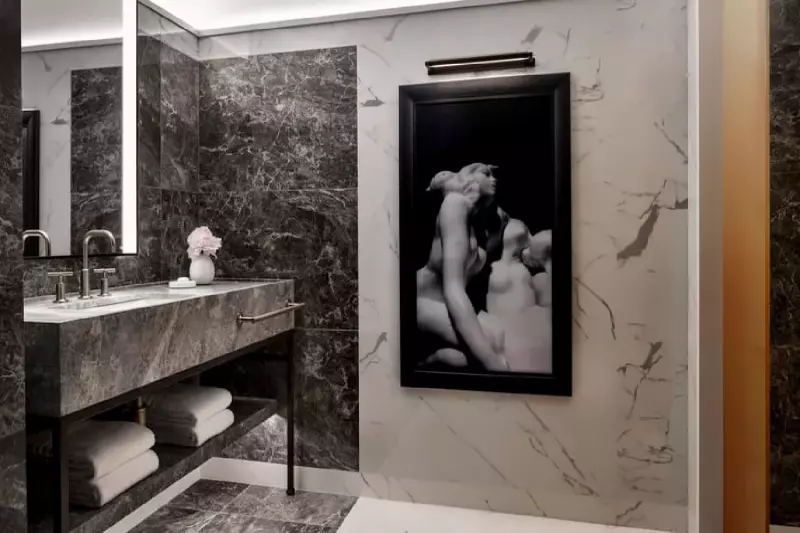 Deluxe Carre Dore Room 