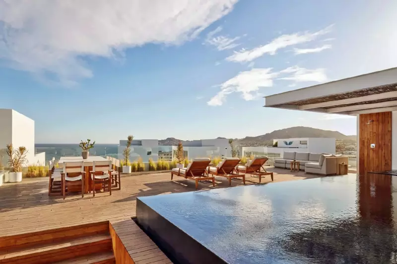 5 Bedroom Pool Penthouse
