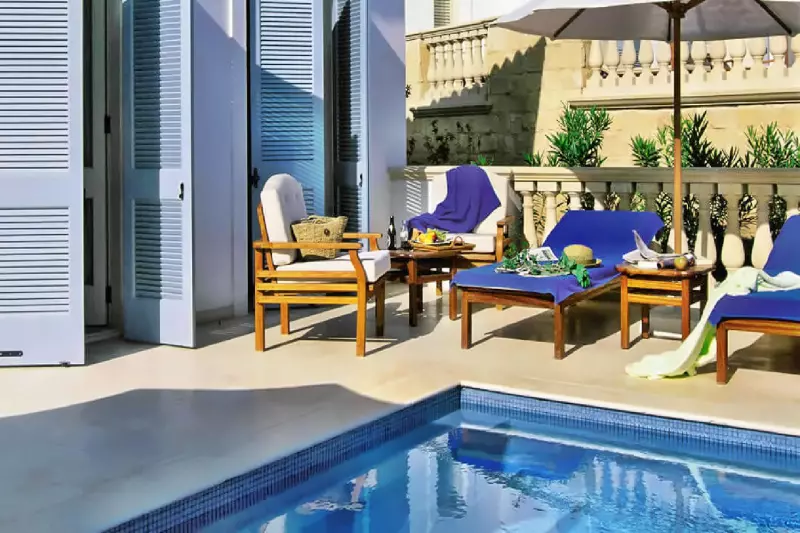 Garden Studio Pool Suite 