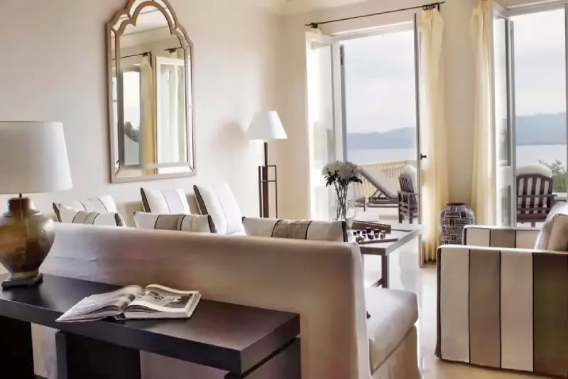 Junior Sea View Pool Suite