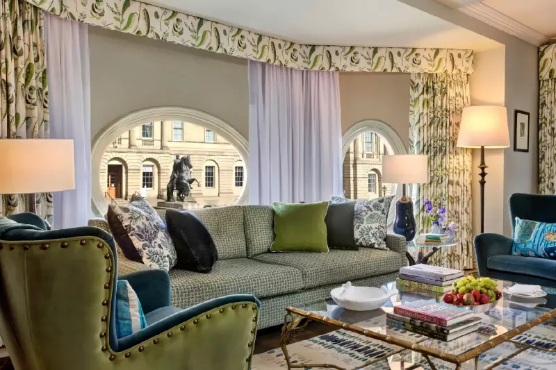 Bowes lyon Suite 