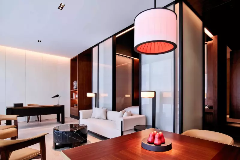 Deluxe Suite 
