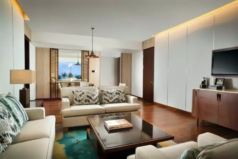 Oceanfront Suite