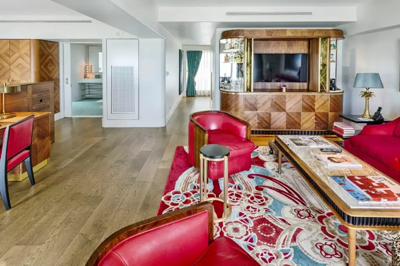 Premier Oceanfront Corner Junior Suite