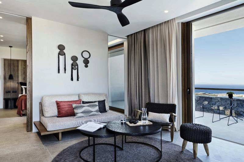 Sea View Lava Jacuzzi Suite